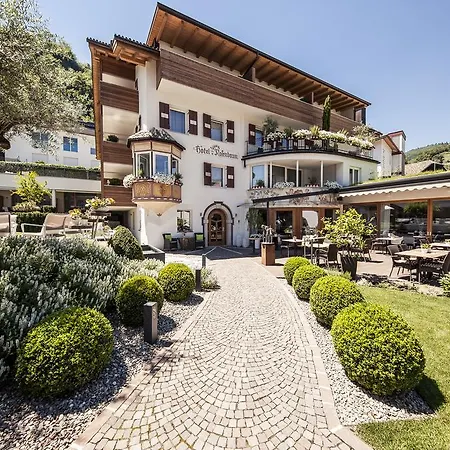 Boutique Hotel Zum Rosenbaum-2